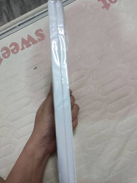 Nhân đc sách mấy hôm r nhưng phải đọc đã nay ms đánh giá
 Bọc sách cẩn thận. Sách dày dặn, in đẹp, sắc nét. Nội dung được chia thành từng mục rõ ràng, giúp người đọc rất nhiều về giao tiếp trong bệnh viện, đặc biệt là các bạn chưa giỏi tiếng anh, các bạn đang làm trong bệnh viện quốc tế, bệnh viện cần giao tiếp tiếng anh.
Cảm ơn BS Kiên và đội ngũ rất nhiều ạ