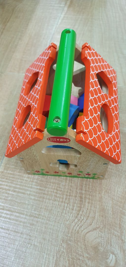 màu sắc đẹp kích thích trẻ em con nít, hình khối đa dạng giúp trẻ phát triển khả năng ghép hình