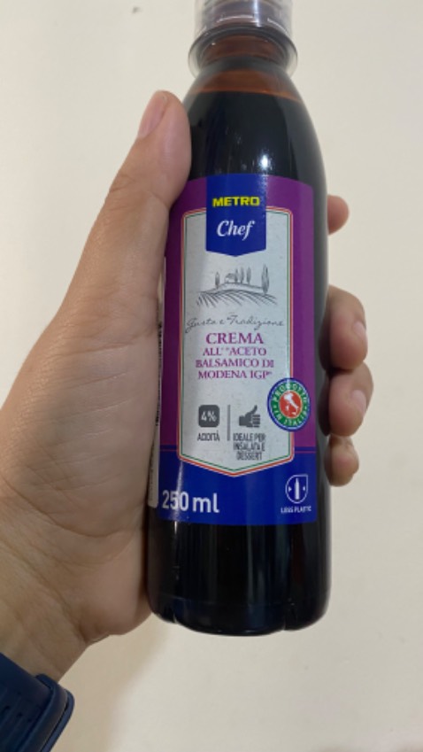 Tôi rất hài lòng. 
Đây là kem balsamic công nghiệp chất lượng tốt, sử dụng giấm balsamic Modena IGP làm nền, được sản xuất theo chuẩn châu Âu cho hệ thống METRO bên Đức.
Tôi hay ăn mì Ý và Salad nên tìm mua loại sốt này.