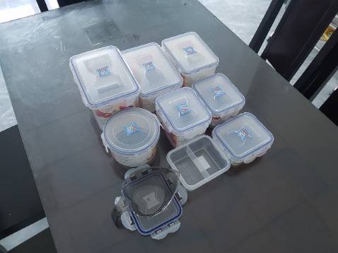 Mình đã mua nhiều sản phẩm hộp nhựa nhưng rất hài lòng vì sản phẩm của Cty Nhựa Việt Son có chất lượng rất kín hơi, đẹp tiện lợi và dễ sử dụng, Đóng gói an toàn cho sản phẩm . Đặc biệt có quà tặng kèm theo , cảm ơn nhà bán đã tạo niềm vui bất ngờ cho khách!!!!!!