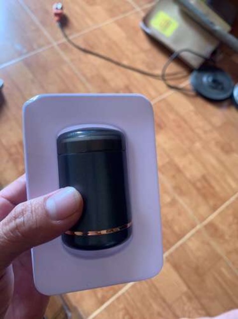 Mình dùng rồi thấy máy chạy êm, máy cạo râu sạch, dễ dàng vệ sinh máy.
Hài lòng với chất lượng sản phẩm và dịch vụ mà shop cung cấp. 5 saoooo, chúc shop bán được nhiều hàng !!!