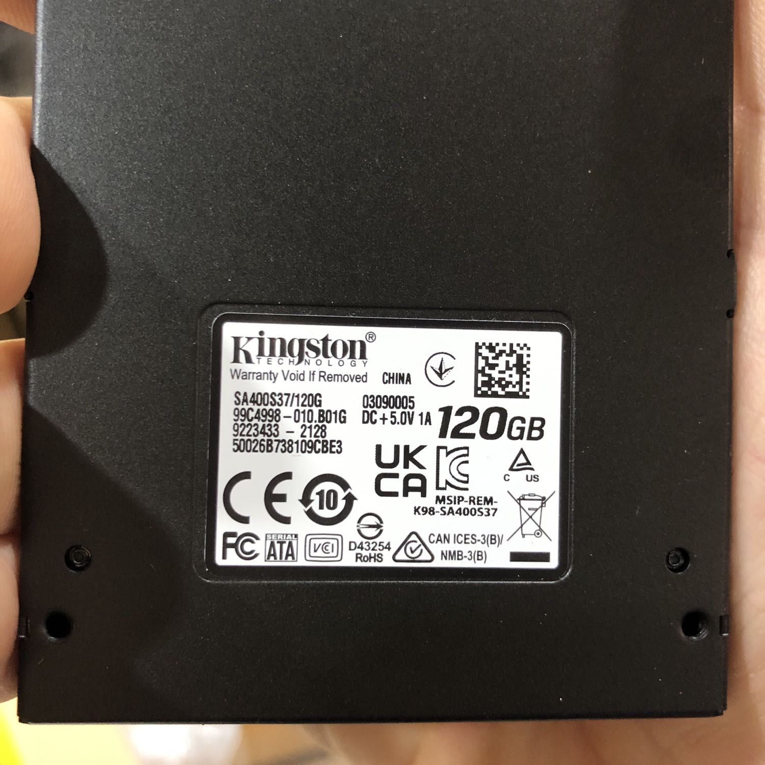 Hàng mới tinh, date 2021. Đóng gói cảnh báo hết sức...cảnh báo tuy nhiên không bọc xốp nổ nên lọc cọc trong hộp (shop lưu ý đóng gói cẩn thận hơn). Plug and play cài xong chạy vù vù. Vote shop 4 sao+. Đề nghị đóng gói cẩn thận hơn, thanks!