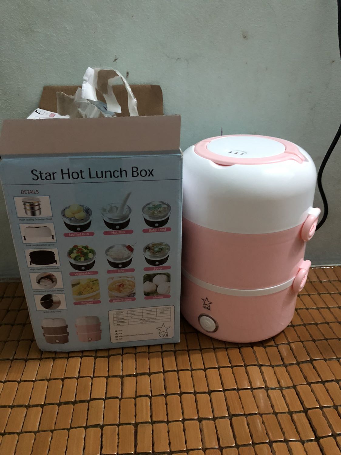 Mình vừa nhận được hàng lúc 16h chiều ngày hôm nay 20/7/2021. Về mình có thử cho lưng khay nước của khay dưới cùng và đậy nắp, cắm điện và công tâc bật tắt có sáng, nhưng chỉ được 10-15 giây thì nút bật tắt hết sáng, hộp ko hoạt động, mình có bật lại thêm 2,3 lần nhg ko sáng nữa. Mình muốn đổi lại sản phẩm khác, mong tiki vui lòng hỗ trợ kết nối tới nhà cung cấp để đổi lại giúp cho mình. Xin cảm ơn!