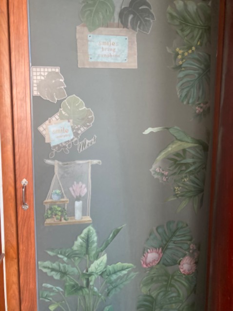 Tạm dc dán hơi khó