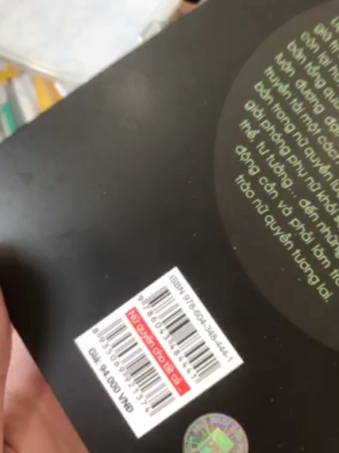 đặt 4 cuốn thì rieng cuốn này k có bọc gì cả, tơ hơ, sách thì bẩn, bụi, dập gáy, nhìn xấu thẩm mĩ kinh, nội dung lướt qua thì cũng tàm tạm, khá nhiều lí thuyết chứ k phải dạng dễ hiểu đơn giản như mình tưởng. nói chung tiki bây h làm ăn chán lắm