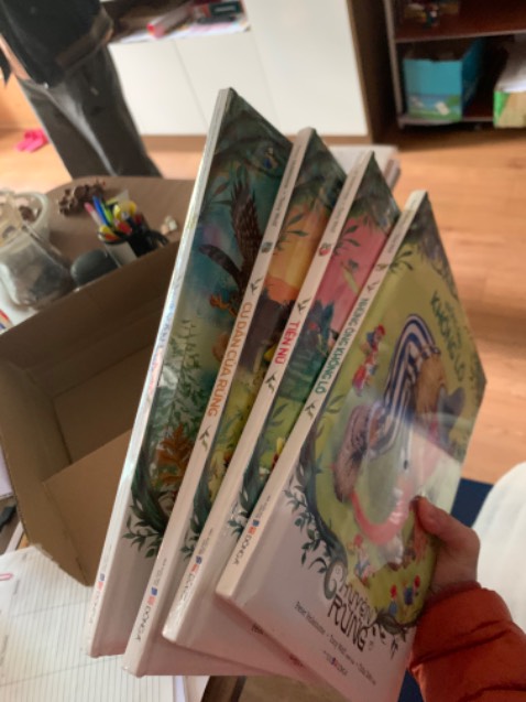 Đóng gói tốt. Sách hay. Lại có quà tặng