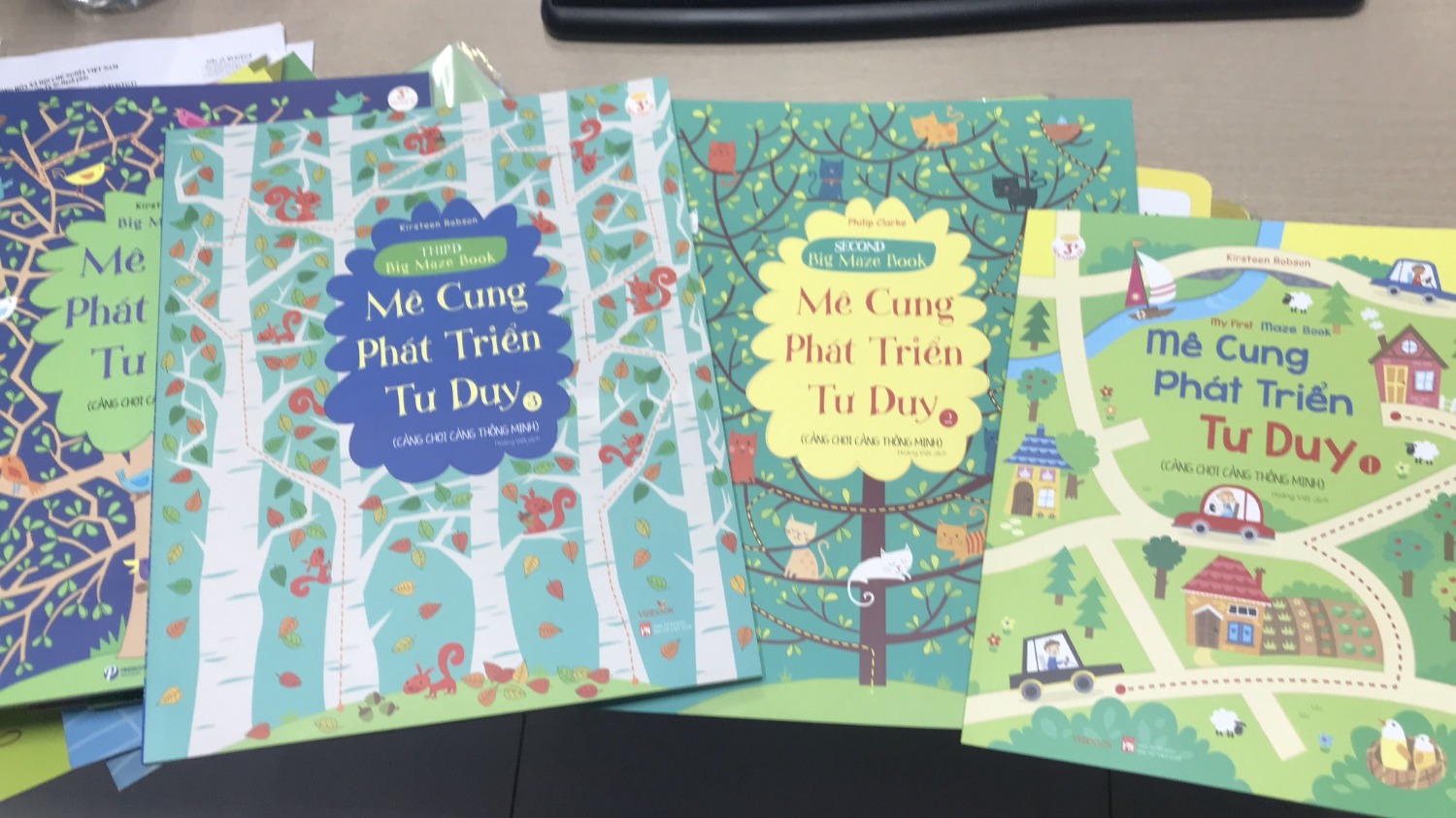 chất lượng sách đẹp.Con mình rất thích . tuycó 2 cuốn hình hơi rối, Giao hàng chậm nhưng đánh giá 5 sao