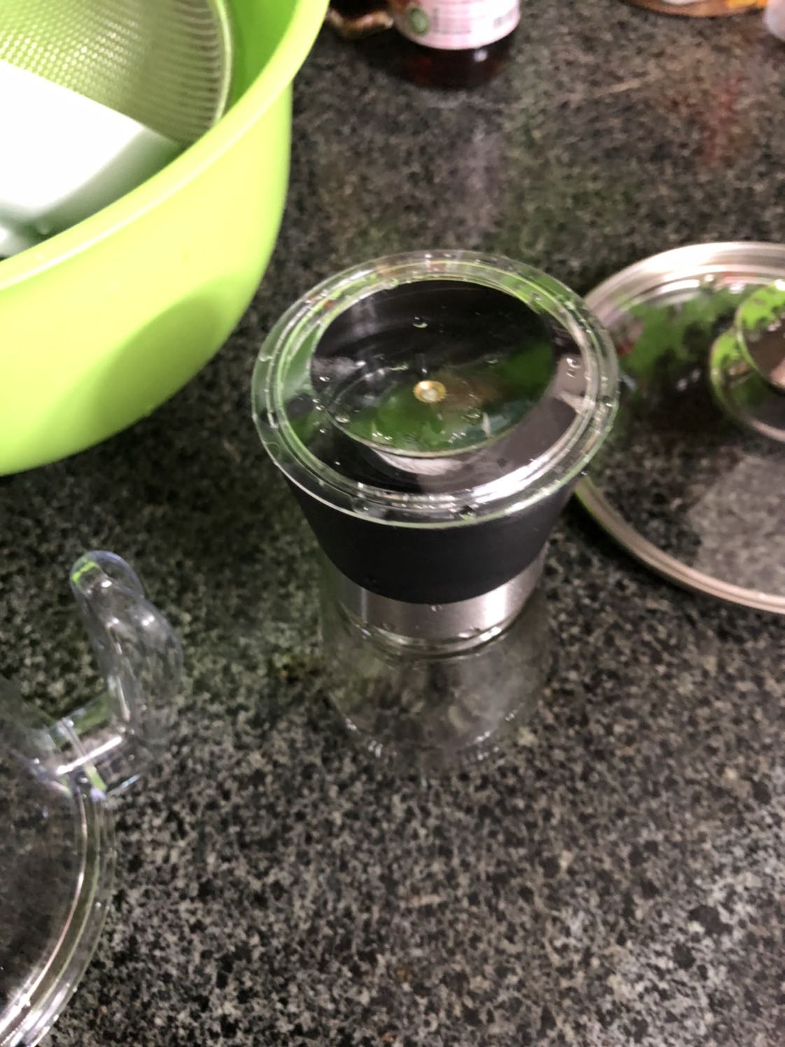 Lọ xay tiêu Thủy tinh cao cấp cũng thấy ok, nhưng hơi to quá....