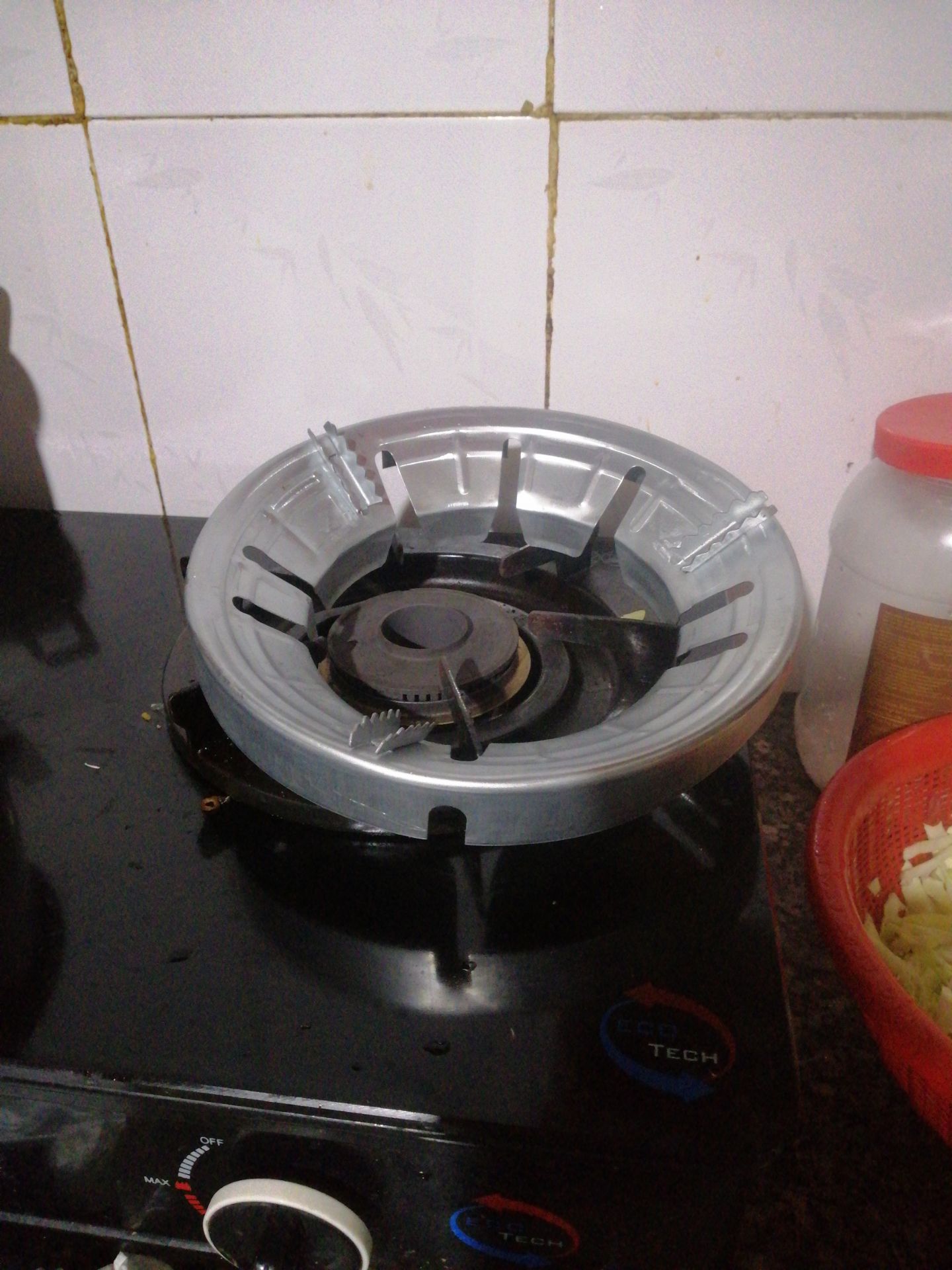 That bai hoan toan. Sp khong da nang. Khong khop voi kieng bep. Xung quang duong cat de bi dut tay