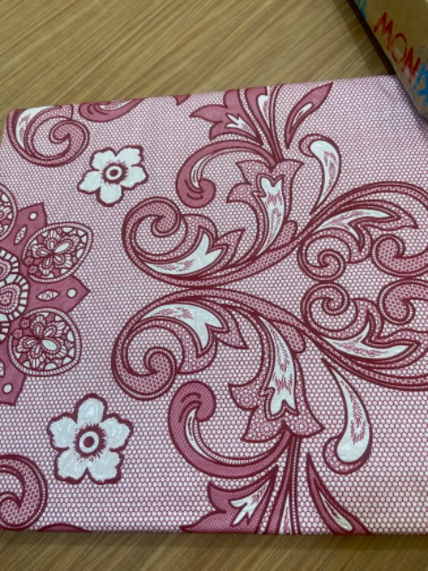 Ghi quảng cáo màu đỏ đô giao màu gì thế này 
Bán hàng *** gạt