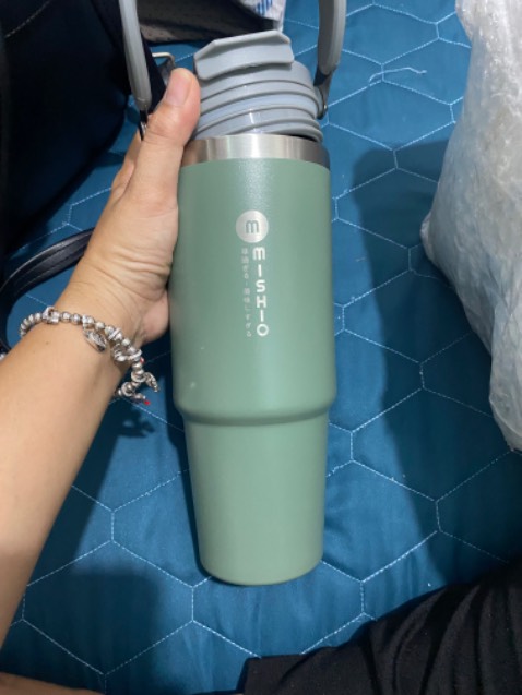 Mua 1 cái rồi, xài êm mua thêm cái nữa, màu đen vẫn đẹp hơn, cái hộp ko nhãn mác nhìn chán