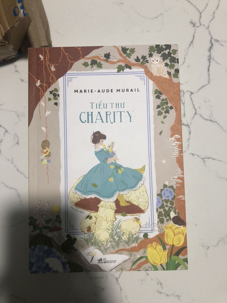 Shipper rất thân thiện và lịch sự
Tuy nhiên sách bẩn và bị móp nhẹ ở góc. Trang sách vì vàng như như sách cũ :(