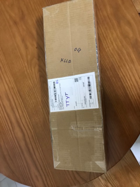 Không được hài lòng:
+ trong mô tả sản phẩm ghi kết nối xa 10m nhưng thực tế cách xa 0,5m thì lúc được lúc không
+ chuột và bàn phím không thấy có đèn sáng khi kết nối
—-> kiến nghị shop đổi hàng
Tuy nhiên đóng hàng chắc chắn và đẹp
Tạm thời cho sao về đóng gói sản phẩm