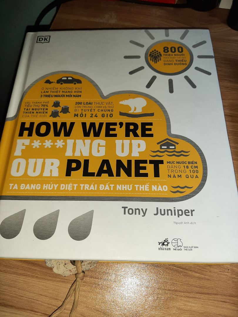 Sách hay, nhiều thông tin về climate change và cách để mỗi người trong chúng ta góp phần giảm thiểu sự nóng lên và ô nhiễm trái đất. Rất cần thiết