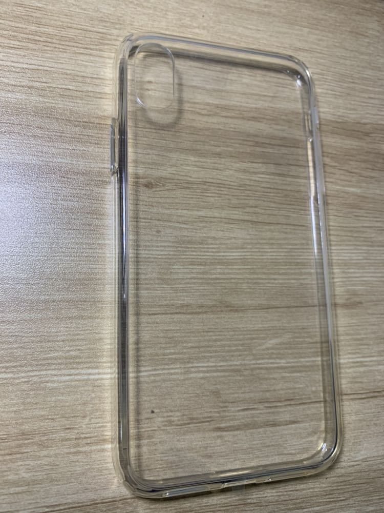 Sản phẩm nhận được không giống như trong hình. Không có chống sốc ở 4 góc. Cũng ko có logo XUNDD ở cạnh ốp