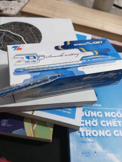 Sản phẩm giá tốt, giao hàng nhanh. Đầu nét 0.5 khá mịn, viết đều tay