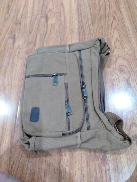 Thiết kế đẹp, tiện lợi nhiều công năng, chất liệu tốt, giao hàng đúng hẹn, nhân viên tận tình, chu đáo, rất ưng ý