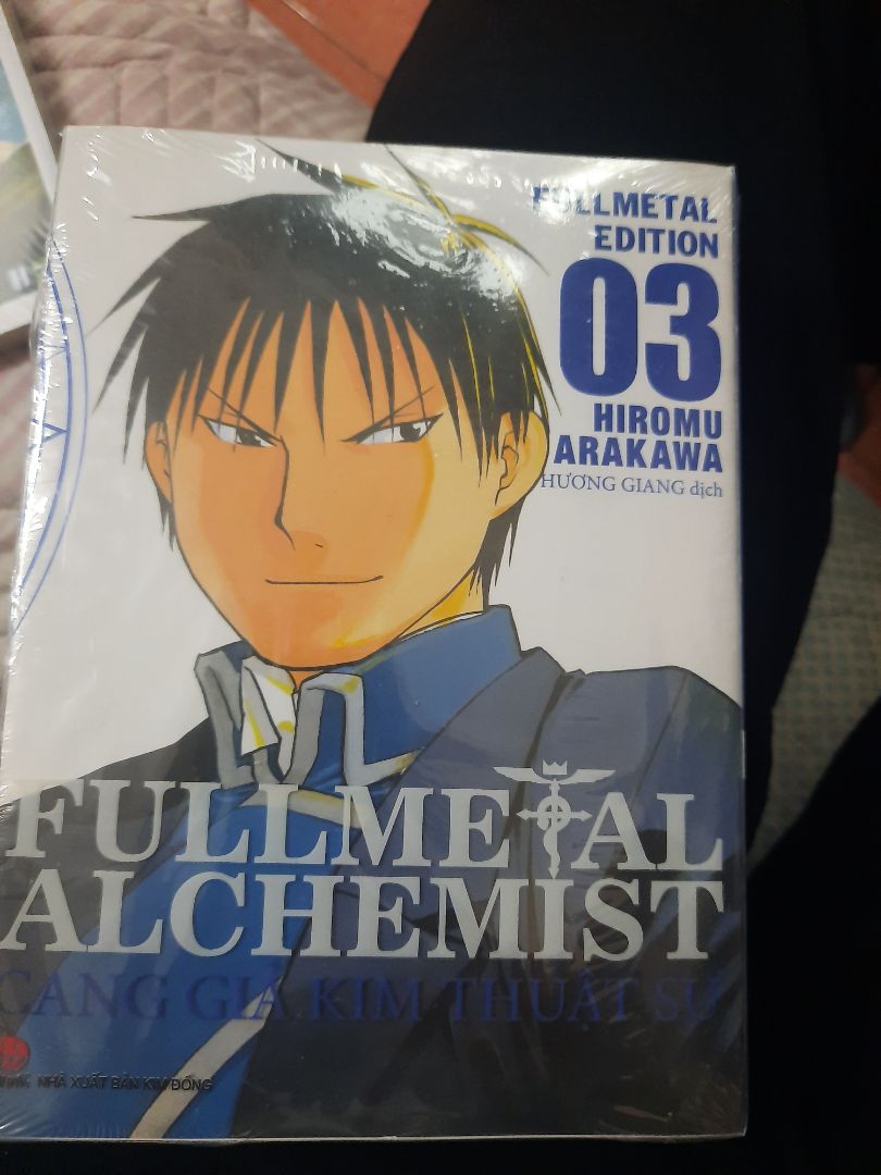 bị rách seal :((((
truyện đẹp, dày dặn, deluxe có khác, chất lượng, chưa bóc seal nên ko biết có bookmark ở trong không. nch là ổn