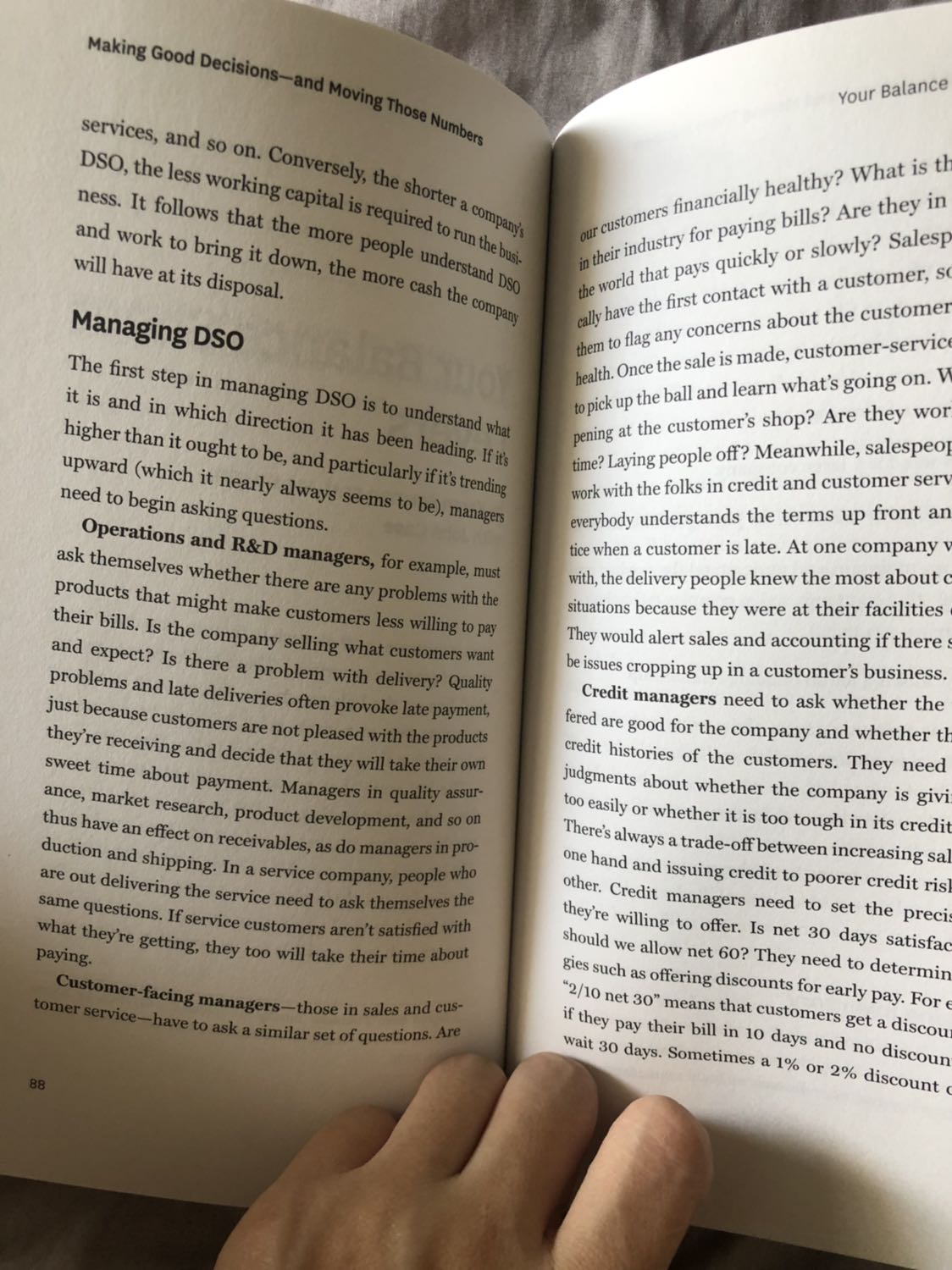 Sách đẹp mỏng nhẹ, giấy trắng vừa phải, chữ dễ nhìn, giao hàng nhanh