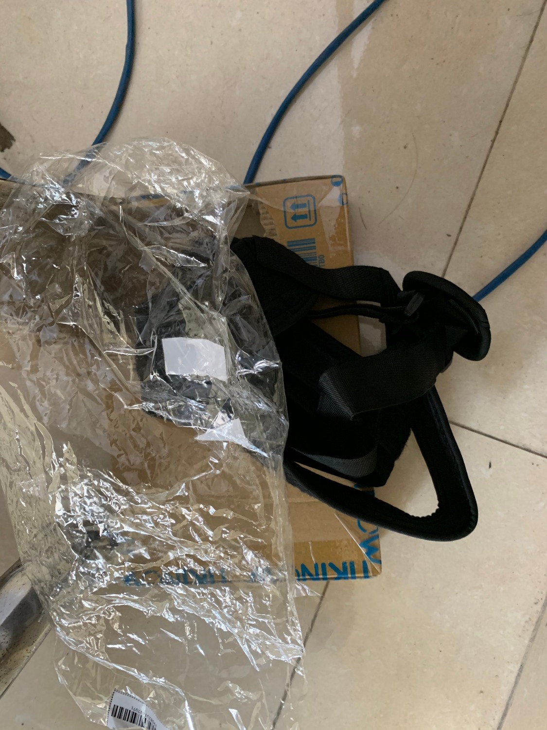 Tôi mua sản phẩm đai chống gù nổi tiếng của hãng miDoctor nhưng lại quên không để ý nhà cung cấp nên lỡ chọn shop Tâm Thành mà không bấm chọn miDoctor nên mua phải hàng giả hàng nhái. 
mấy bạn bên tiki cứ đùn đẩy trách nhiệm không ai chịu nhận
t đã liên hệ với hãng miDoctor thì được họ giải đáp rất chu đáo
mọi người mua hàng cẩn thận nha, phải chọn đúng nhà cung cấp là miDoctor không thì tiền mất tật mang
thật sự rất thất vọng về cách hành xử của tiki về vấn đề sản phẩm chính hãng
đùi đẩy trách nhiệm mà vẫn để cái shop Tâm Thành hoạt động