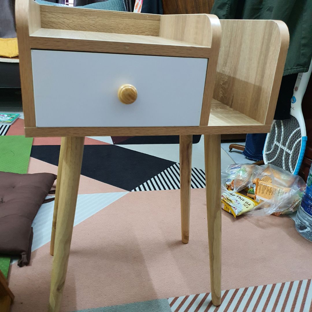 Sản phẩm chắc chắn đẹp mắt dễ lắp đặt Tuy nhiên không có hướng dẫn ở trong hộp nên nếu không xem mẫu trước thì sẽ không biết lắp như thế nào.