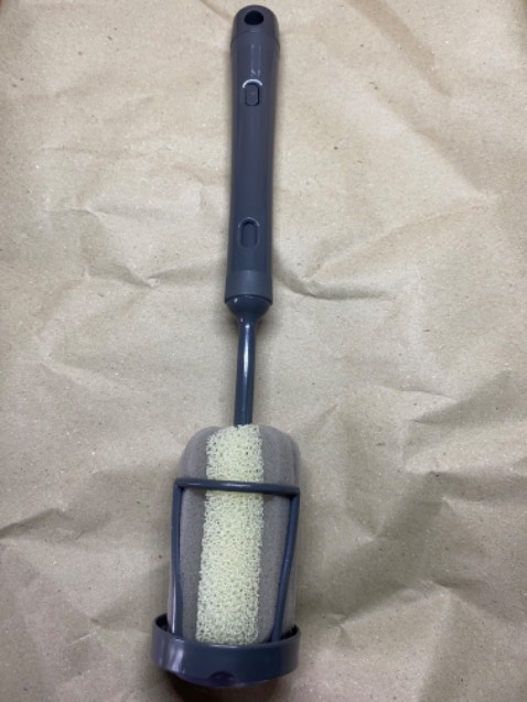 Màu xanh mint thực sự rất đẹp. Bình giữ nhiệt khá tốt. Được tặng kèm chiếc cọ nữa.