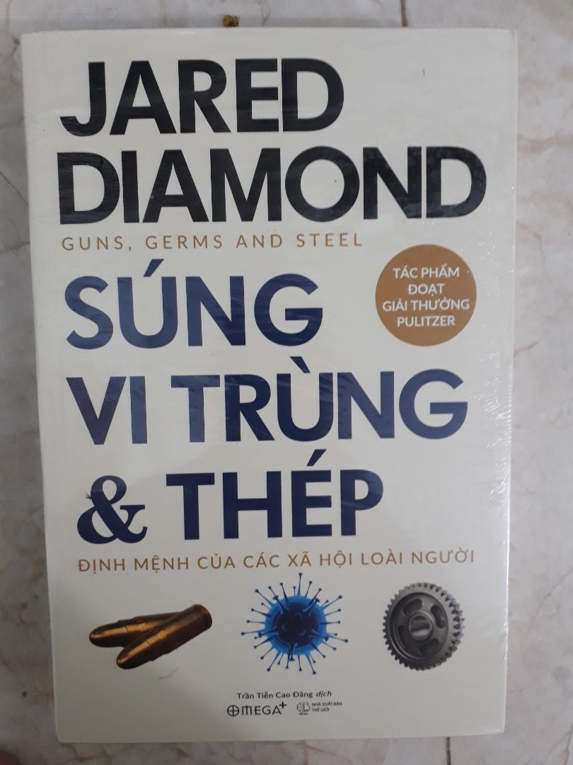 Hàng đặt mùa dịch giao hơi lâu nhưng thôi,có hàng là mừng rồi.
Đơn hàng fahasa nên bao bọc rất cẩn thận,k làm mình thất vọng bao giờ
Sách còn nguyên màng co,không móp góc tí gì luôn.Nhận sách xong mê lắm.
Sách dày hơn mình nghĩ
Nội dung thì mình sẽ rv sau vì hàng mới nhận chưa đọc được nên k rv nội dung.?