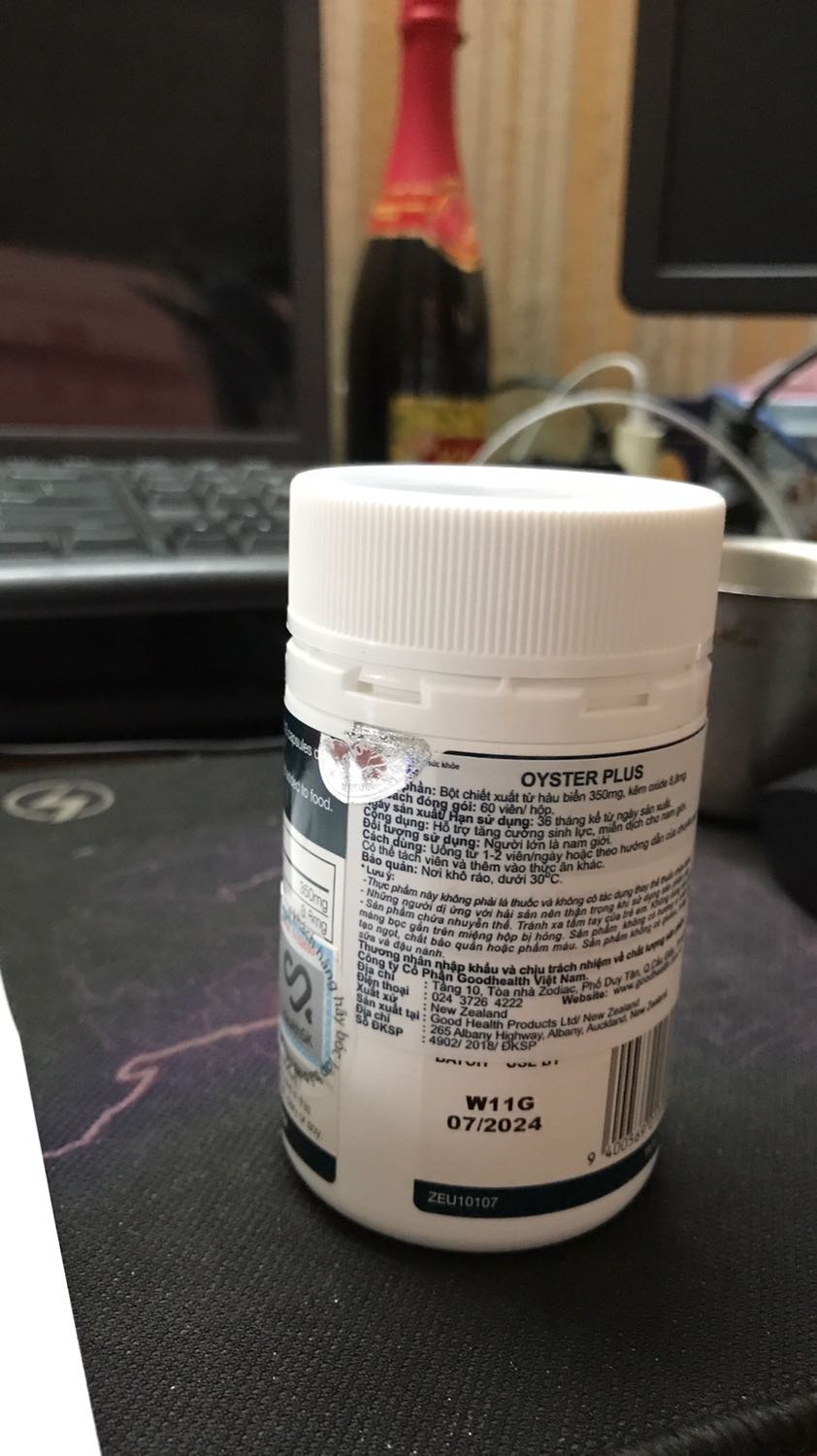 giao hàng thì lâu, nhận về thì tem mác đã bị bóc, không biết có bị tráo thuốc không nữa🥵, 
thêm tờ hoá đơn cắt nhem nhở như *** gặm, ngoài hộp cát-tông không có dán băng keo tiki, 
chán thật sự😮‍💨😮‍💨
