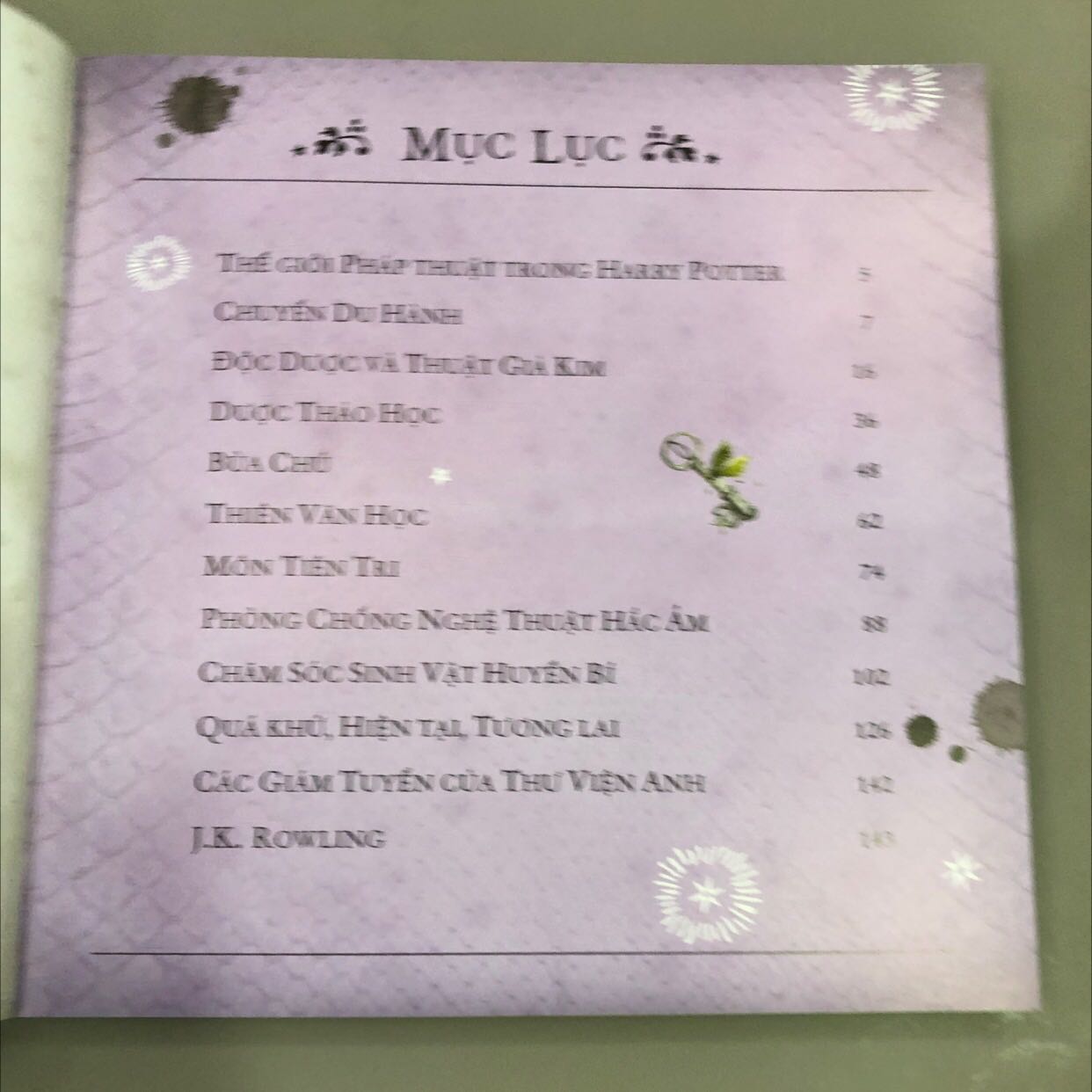 Shop giao nhanh , đóng gói kĩ . Sách đẹp , không bị nhăn . Shop có tặng kèm sổ tay . Rất đáng tiền