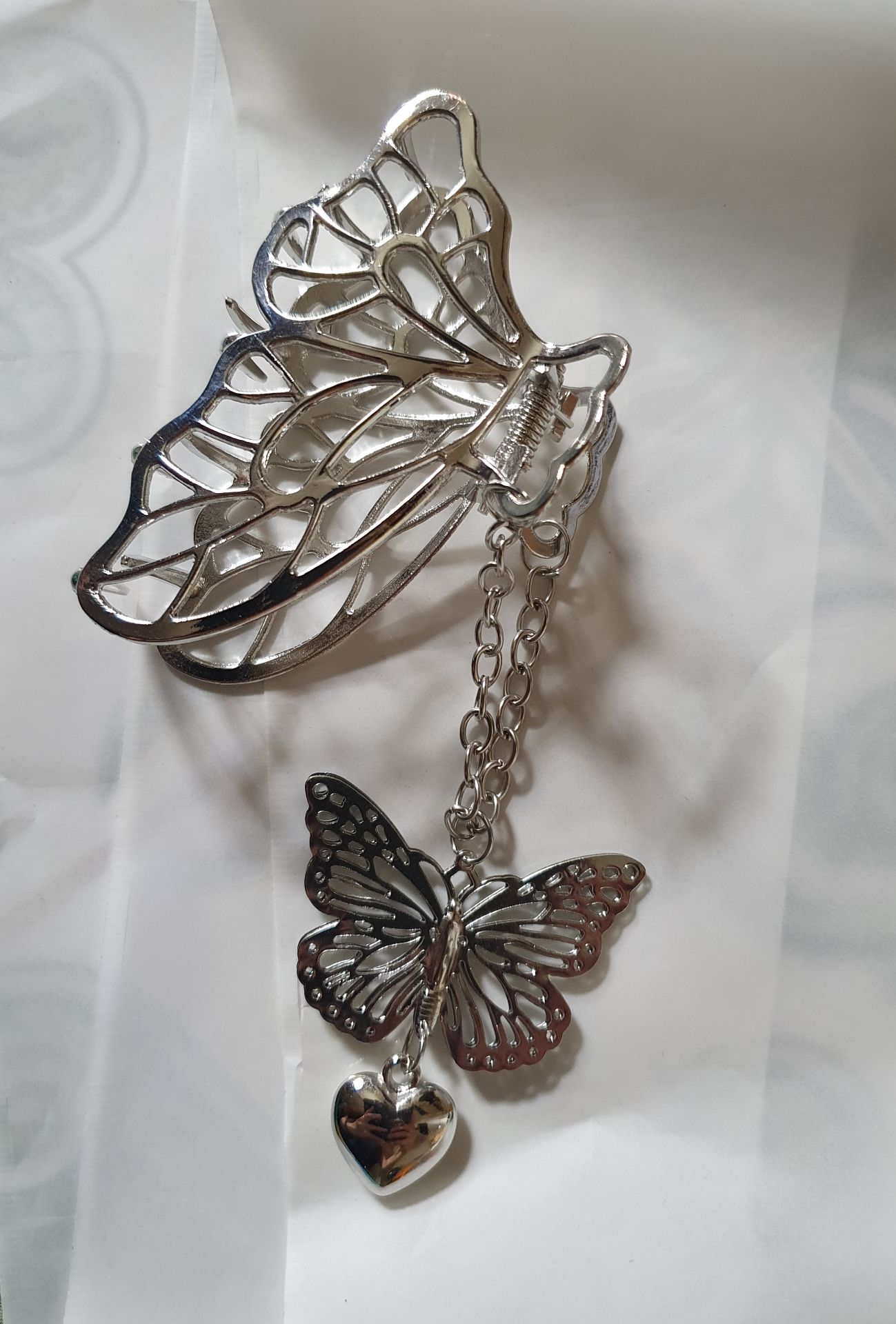 kẹp đẹp, chắc chắn, tuy nhiên phần móc treo bướm hơi lỏng lẻo, chỉnh bóp móc treo lại để khỏi rớt là ok. kẹp đẹp, chắc chắn, tuy nhiên phần móc treo bướm hơi lỏng lẻo, chỉnh bóp móc treo lại để khỏi rớt là ok.