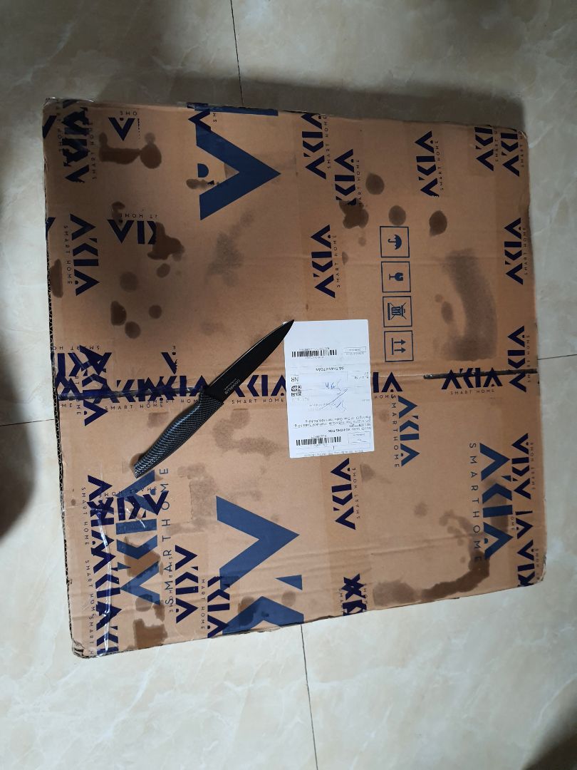 đèn nhiều chế độ màu rất đẹp, chỉnh trên app điện thoại thì nhiều màu hơn remote