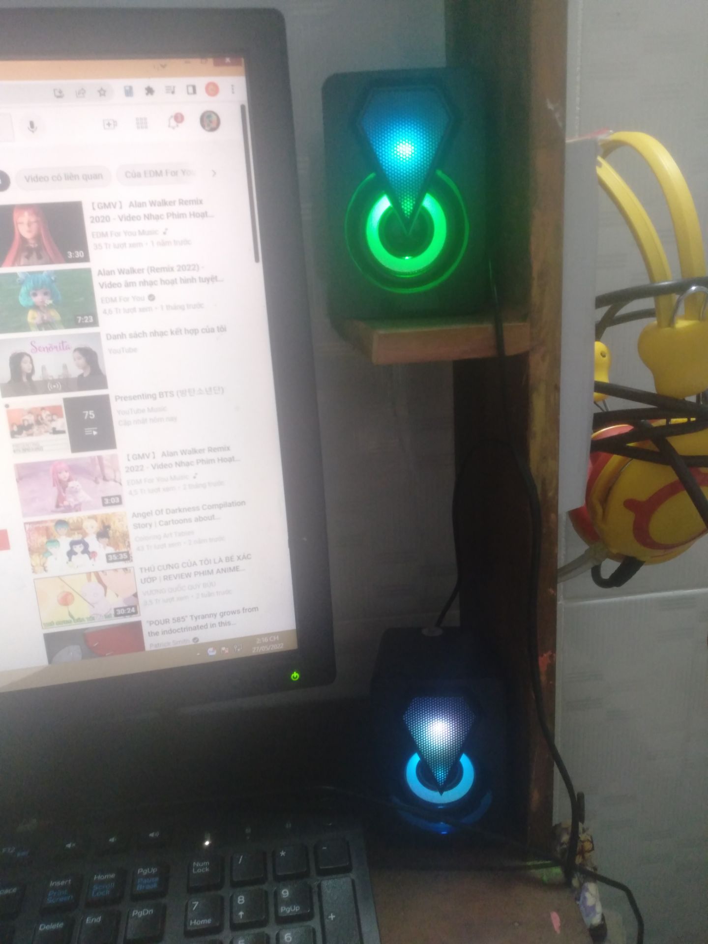 chỉ nghe được 1 bên loa...