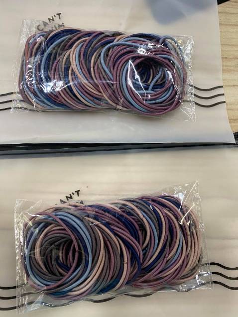 Mối nối bằng nhiệt nên độ bền không cao lắm nhưng với mức giá này thì ok, mua thay cho thun cột tóc để đỡ nghiến tóc