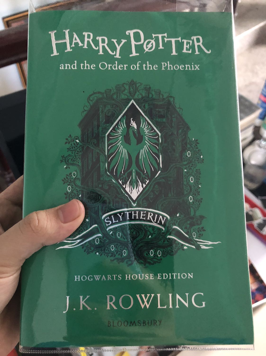 Quyển này được nha , mới và dày giá cũng không có đắt . 5 sao nhaaaaaa from : KirkbyVii