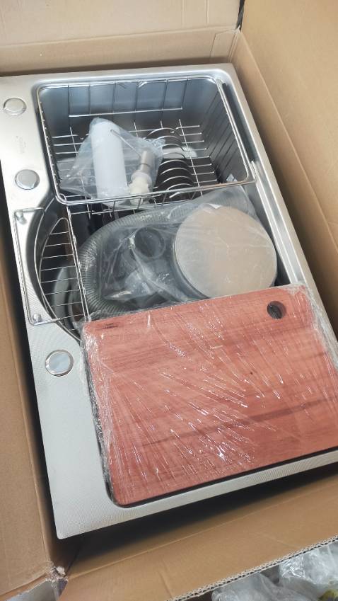 Vân sần đẹp, có chhoox để miếng chùi tiện gọn, có gờ để thót, khay rất tiienj