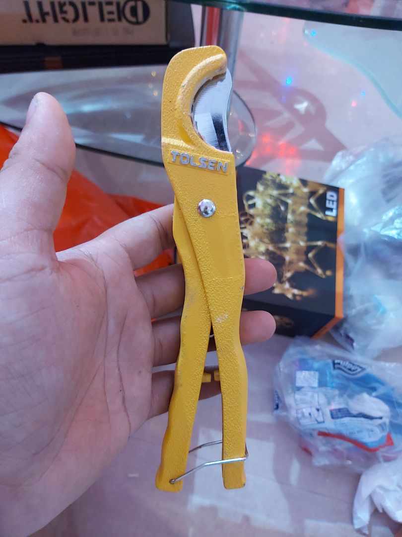 lực cắt không được mạnh lắm vì k có trợ lưc. hic hịc