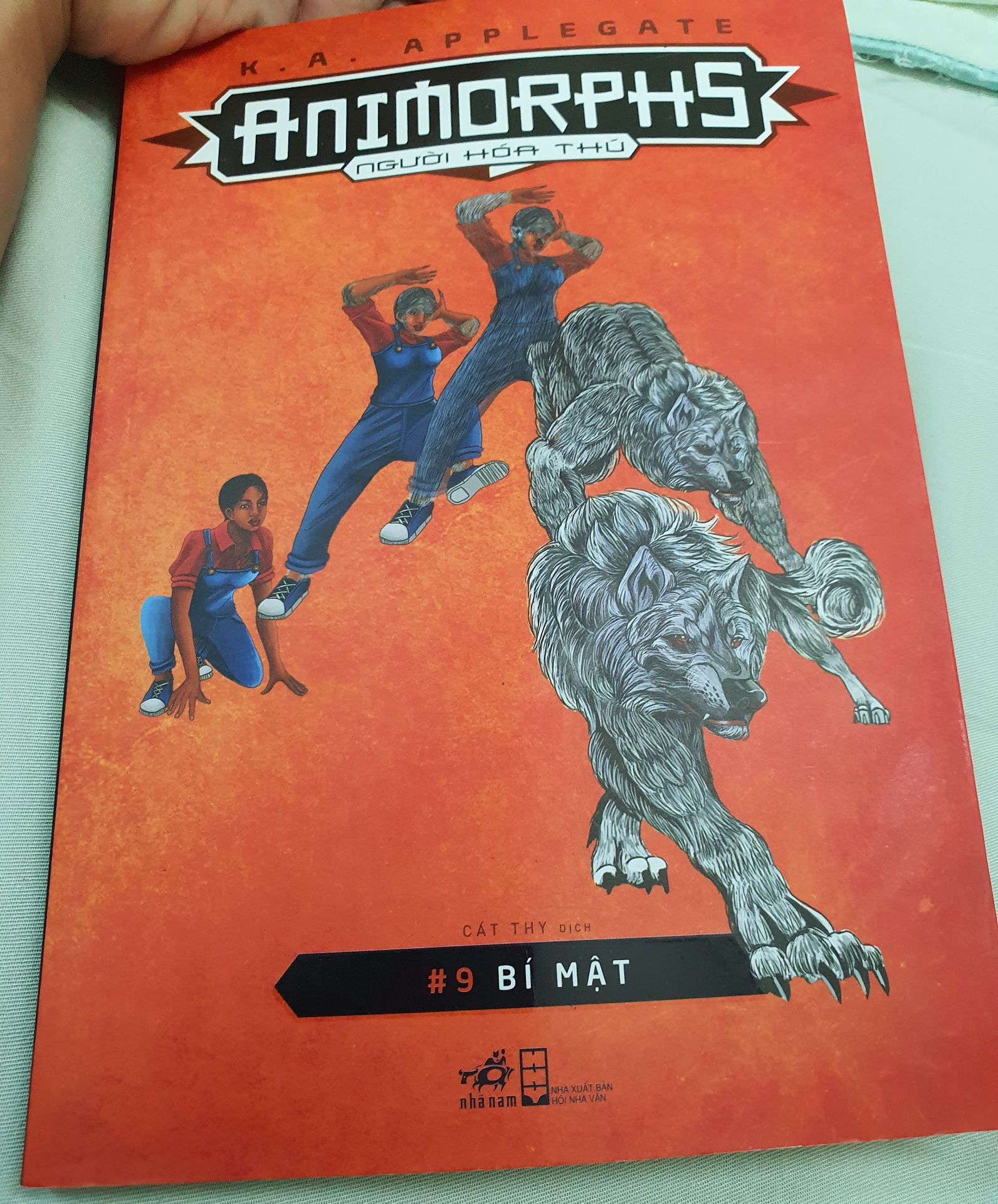 mình mới mua nguyên bộ 13 cuốn Animorphs - Người hóa thú tại Tiki, hàng giao nhanh, mọi thứ ổn. Nhưng cuốn số 9 bị rách trang 151 như hình, tiki đổi cho mình cuốn khác được không?