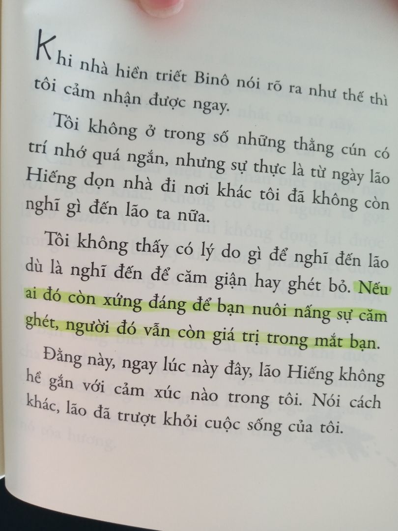 -không phải bàn về thời gian giao hàng nữa,giao nhanh cực kỳ 🥰
- sách dc bọc khá cẩn thận,không quá kĩ nhưng cx đủ để không bị sách trầy xước 
- nội dung sách thì suất sắc thật sự, có nhiều câu khá tâm đắc.. -không phải bàn về thời gian giao hàng nữa,giao nhanh cực kỳ 🥰
- sách dc bọc khá cẩn thận,không quá kĩ nhưng cx đủ để không bị sách trầy xước 
- nội dung sách thì suất sắc thật sự, có nhiều câu khá tâm đắc..