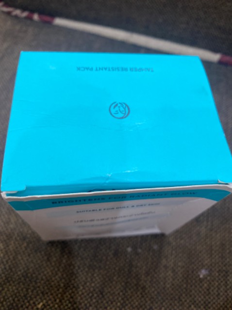 Kem k có tem niêm phong. K biết là hành xách tay hay hàng công ty