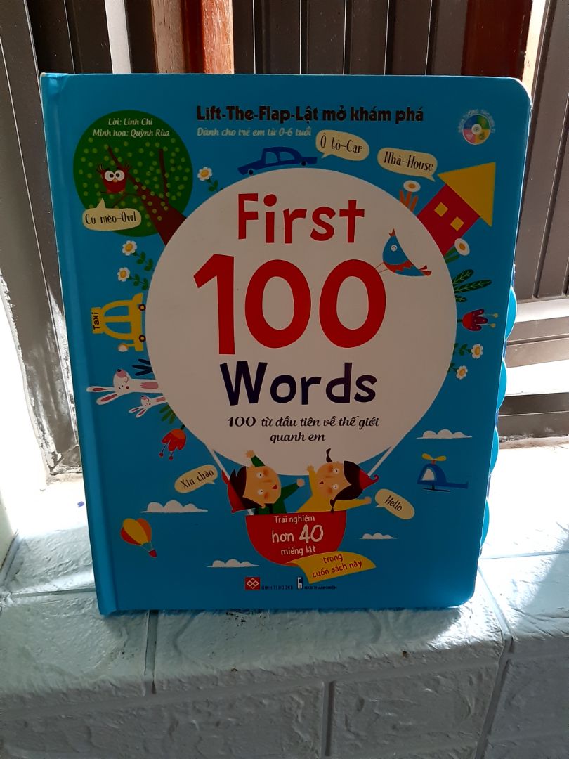 Sách to và đẹp lắm ạ. Mình mua sale có 40k mà ưng lắm. Hình ảnh in màu sắc cũng đẹp nữa. Các bé rất thích