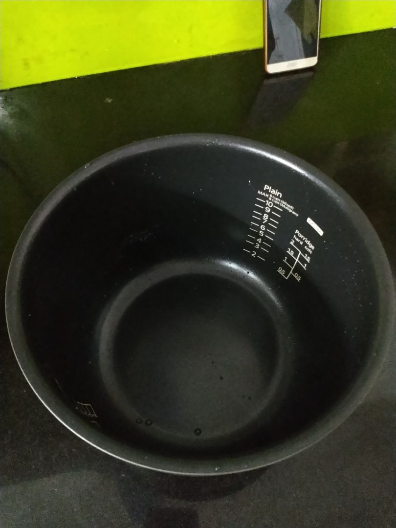 sau khi nầu đc 2 ngày thì mình thấy nồi rất đáng tiền, nấu cơm rất ngon, dẻo ngọt, nhưng tem chỉ số tiết kiện điện chỉ 1 sao có nghĩa là nồi rất hao điện nhé . sau khi nầu đc 2 ngày thì mình thấy nồi rất đáng tiền, nấu cơm rất ngon, dẻo ngọt, nhưng tem chỉ số tiết kiện điện chỉ 1 sao có nghĩa là nồi rất hao điện nhé .