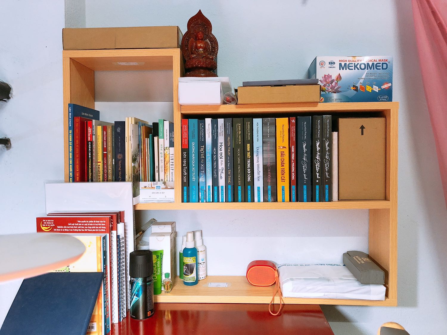 Đơn giản, gọn gàng, ngăn nắp. Tuyệt vời!!!
Mỗi tấm ngăn đều có dán vị trí cần lắp, phụ kiện đi kèm rất đầy đủ. Kệ khá chắc chắn, các chi tiết không bị hư hỏng. Rất hài lòng với SIB.
Tiki giao 2h rất nhanh, hàng không bị hư hỏng, 5*