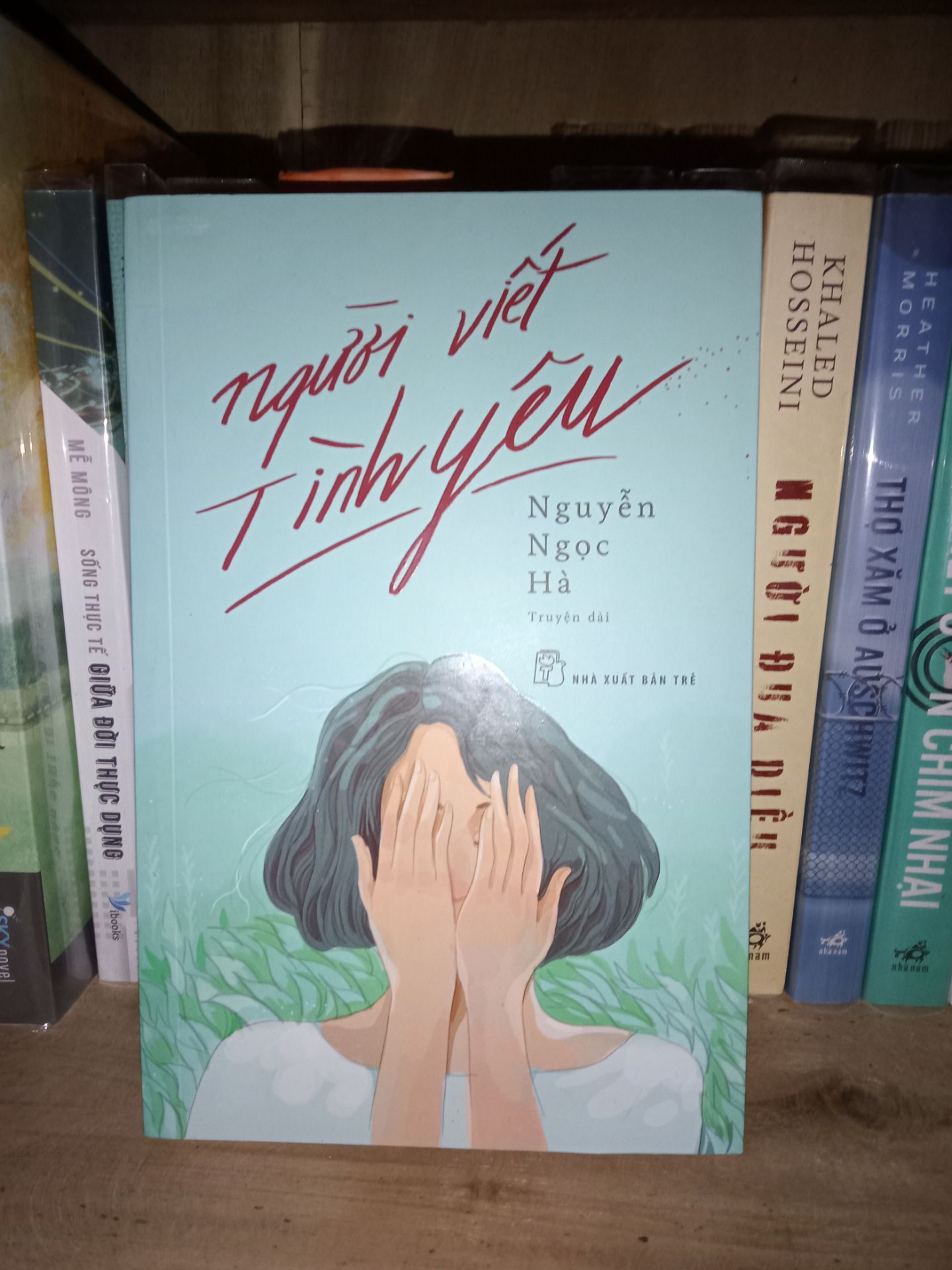 Em mua sale nên giá rất tốt ạ! Nội dung thì em chưa đọc nên không biết nói gì hết.