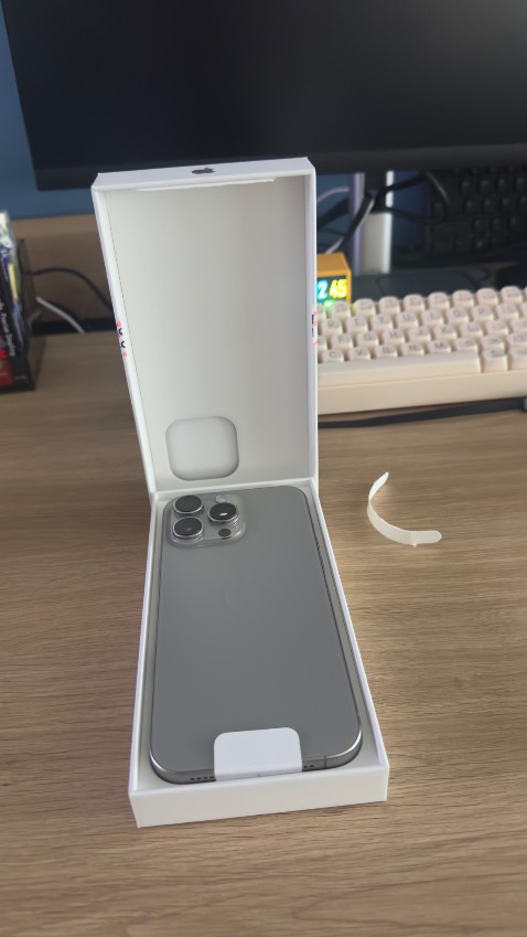 Camera chụp đẹp, máy mạnh, pin trâu. Tiki đóng gói và giao nhanh lắm.