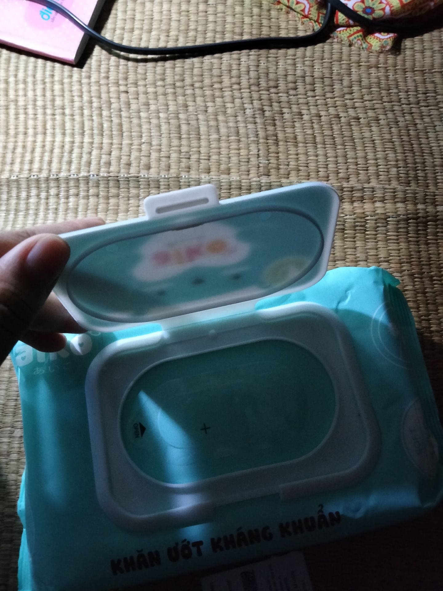 sản phẩm tốt, khá mềm lúc lấy ra cũng dễ không có mùi, giao hàng nhanh mua đợt sale có 14000 nói chung rất hài lòng