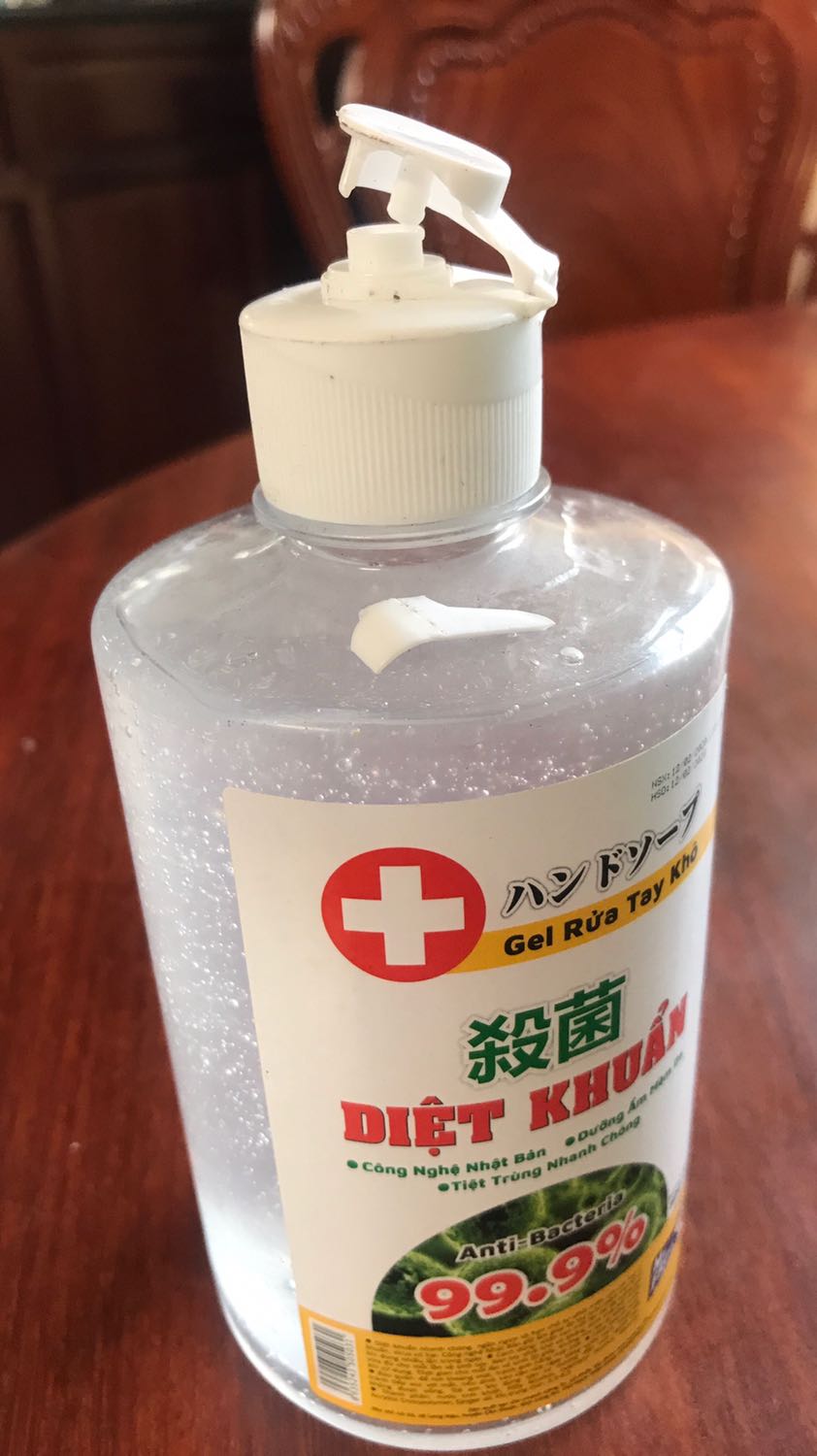 Có thể nói là lường gạt!! Hoàn toàn kg như ảnh quản cáo.  Ảnh có vòi rõ ràng nhưng giao thì là nắp bật mà còn bị bể nữa. Chất lượng thì chưa biết do chưa sd