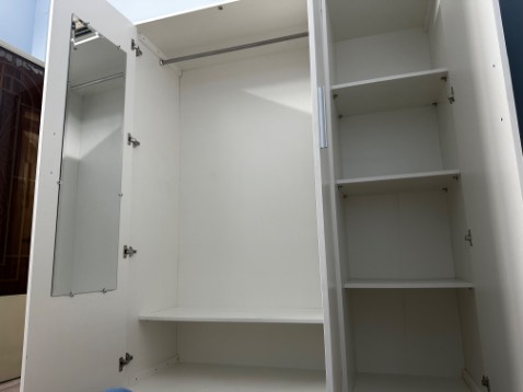 Tủ lắp nhanh, độ hoàn thiện tốt. Giao hàng đúng hẹn, nhân viên lịch sự