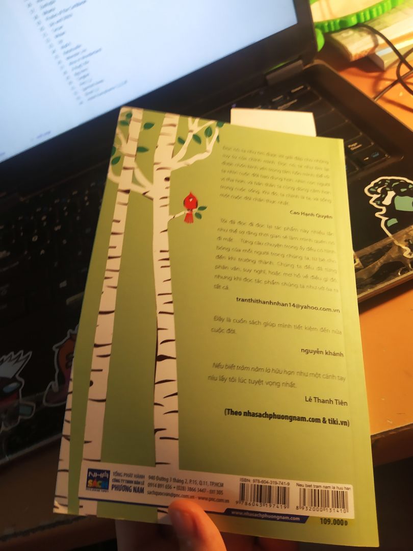 Sách đẹp không bị nhàu nát, được tặng cả cái đánh dấu trang. Tuy nhiên do dịch ship lâu quá.
Mới đọc Nếu biết trăm năm là hữu hạn thấy hay. Nó khiến mình phải suy ngẫm nhiều.