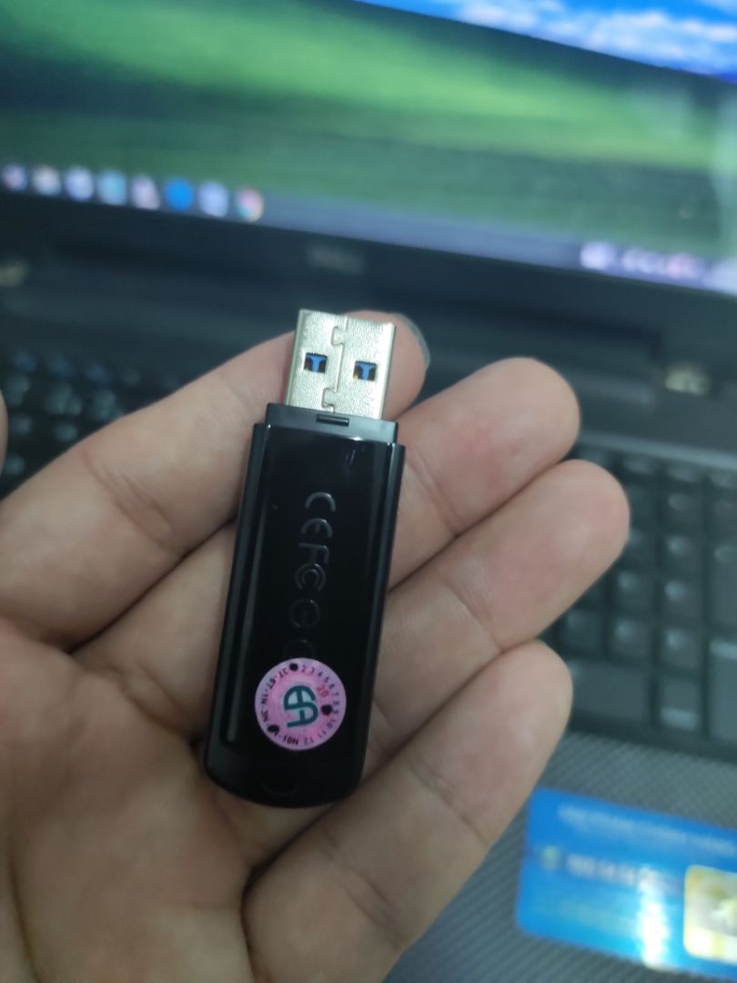 USB đúng chuẩn tốc độ cao, nhìn rất chắc chắn nhỏ gọn dễ mang theo bên mình