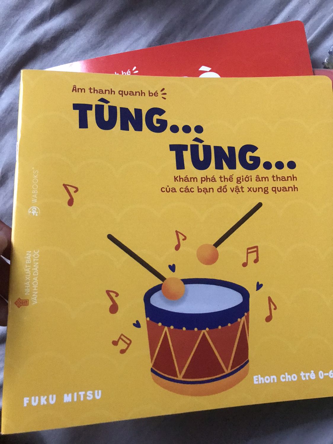 Tất cả các truyện Ehon đều chất lượng từ câu từ đến hình ảnh và chất lượng giấy. Tất cả các truyện Ehon đều chất lượng từ câu từ đến hình ảnh và chất lượng giấy.